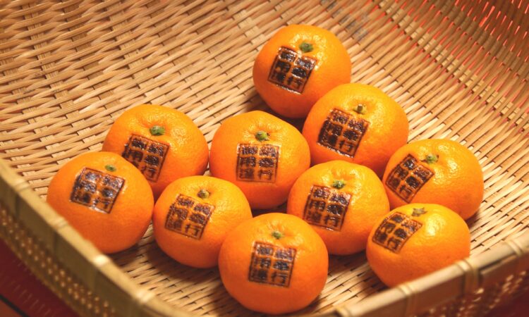 ぷかぷかとお鍋に浮かぶ「鍋用みかん」