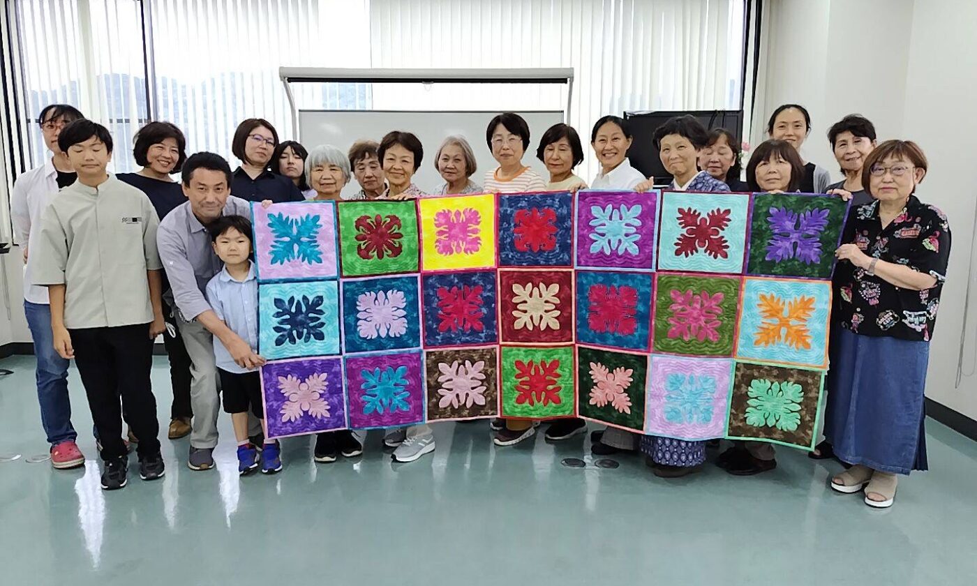 サタフラ×キャシーマム「サタフラ公式グッズ2025」