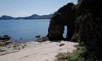 巌門（しあわせ祈岩）