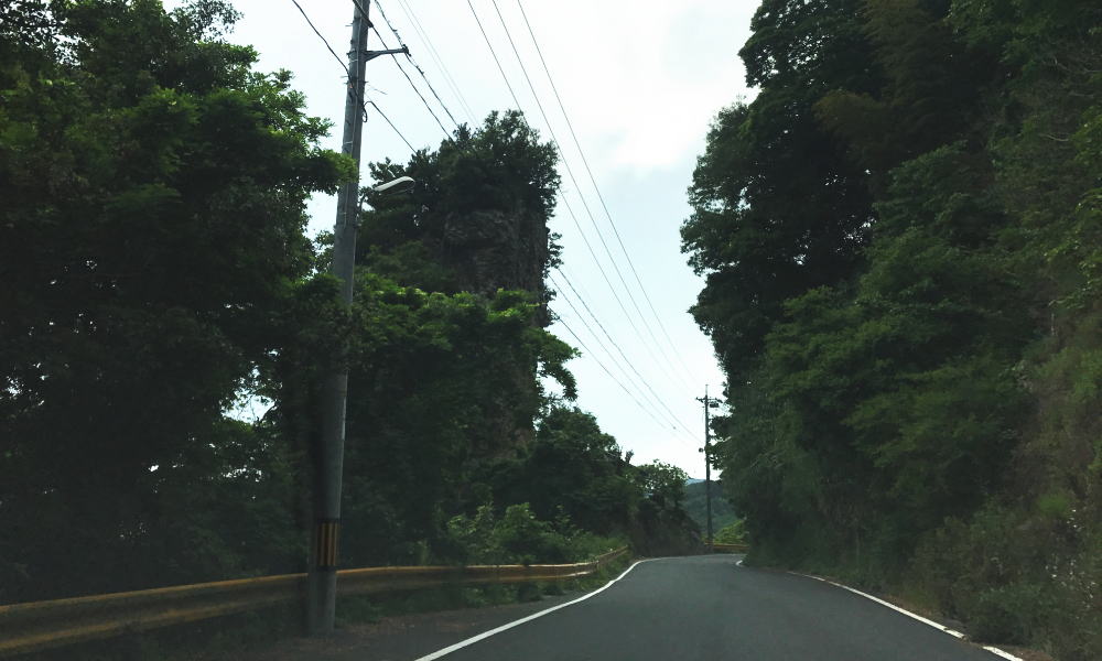 立岩（しあわせ祈岩）