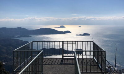 岩屋権現（しあわせ祈岩）